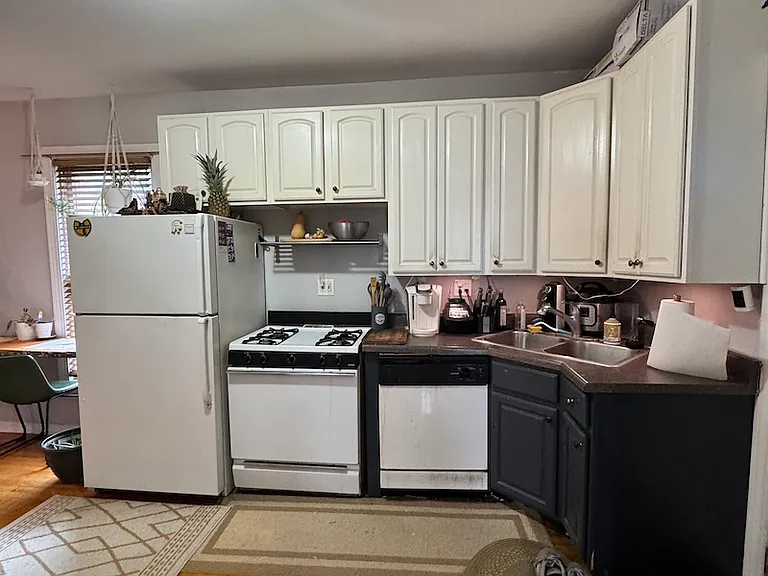 2315 N Greenview Ave #CH — Photo 10