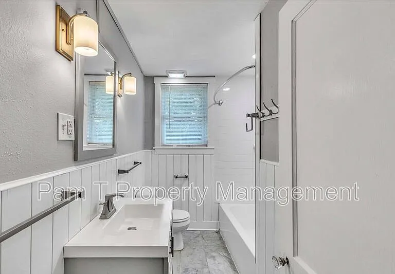 815A E 32nd St #LOWER — Photo 14