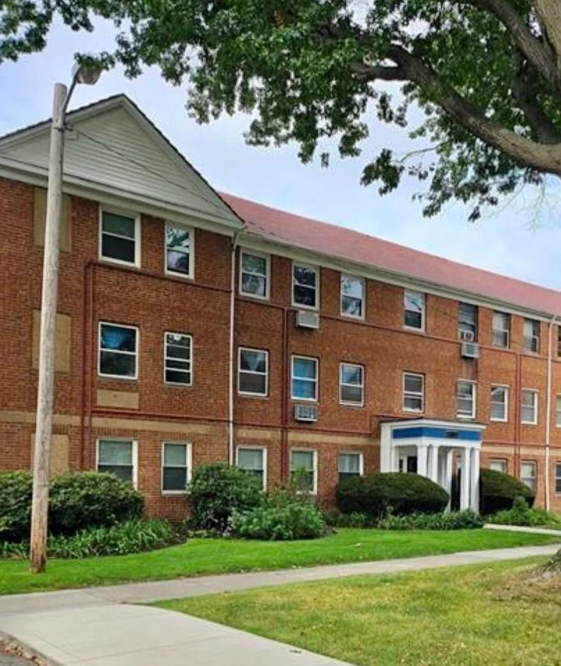 2 bed, 1095 sqft, $1,300 — Photo 1