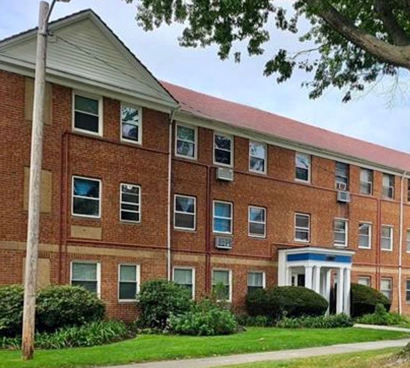 1st image of 13773 Cedar Rd APT 202