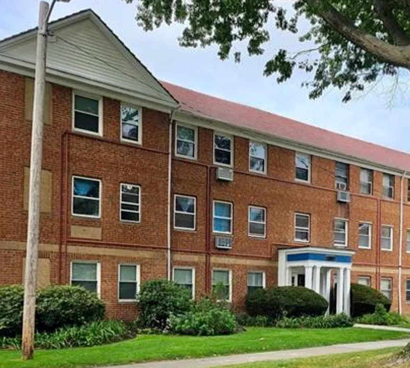 13773 Cedar Rd #202