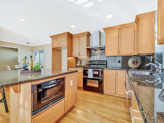 5th image of 1827 Laine Ave