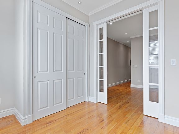 4th image of 404 E 88th St APT 6E