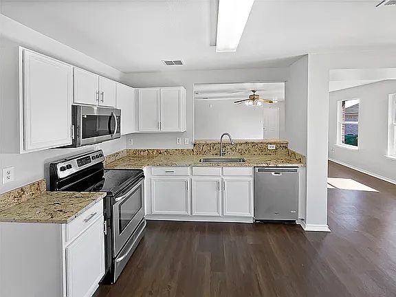 4th image of 530 Burleson St #0