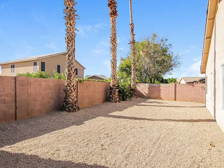15441 W Port Royale Ln — Photo 13