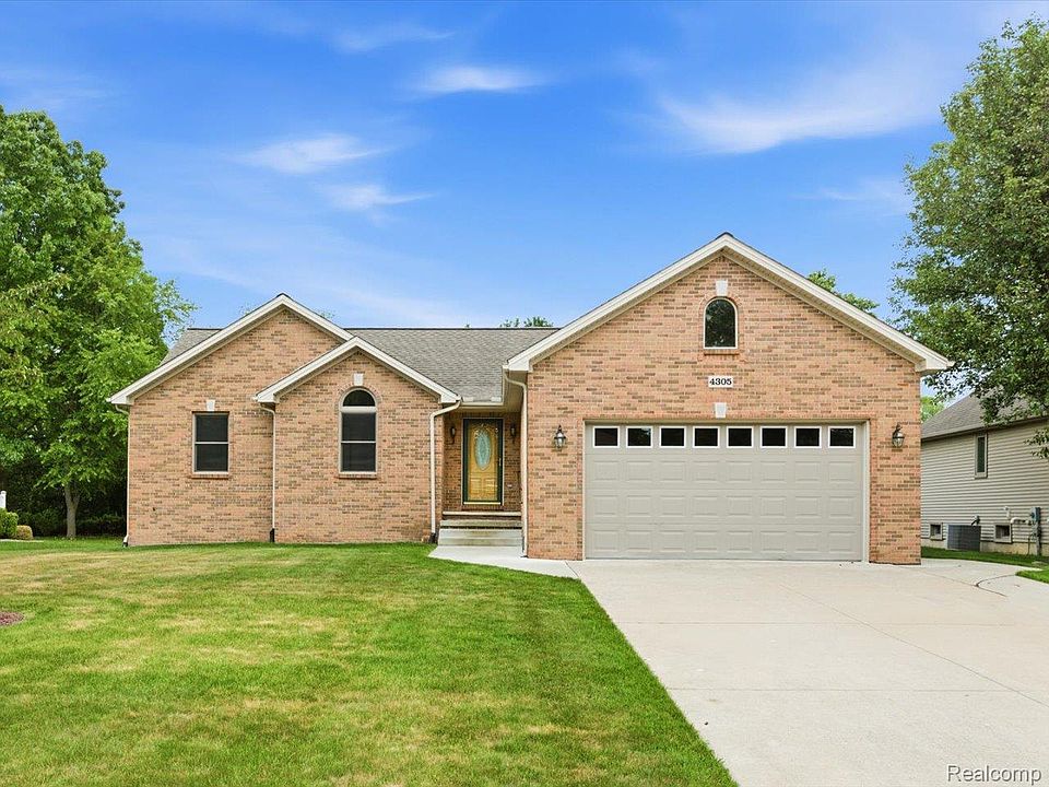 1st image of 4305 Juniper Ln