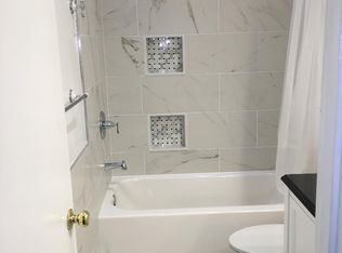9810 Dockside Ter, Gaithersburg, MD 20886