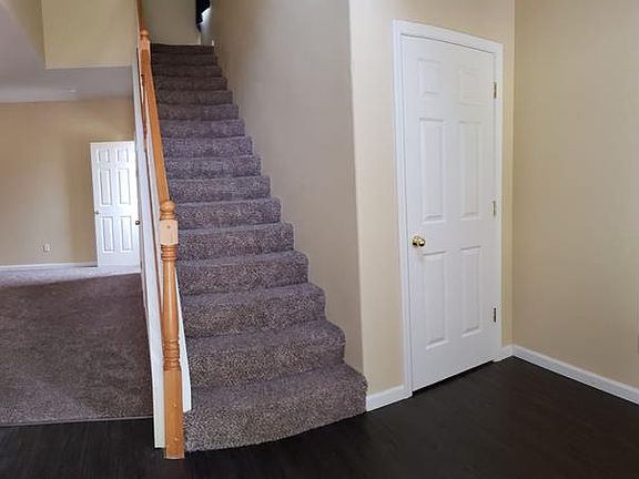 2nd image of 2072 Ambassador Ave