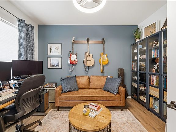 5th image of 21127 Coventry Cir