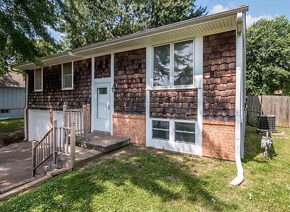 2nd image of 304 Young St