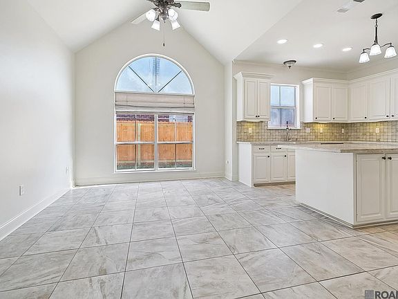 4th image of 733 Troutbeck Dr