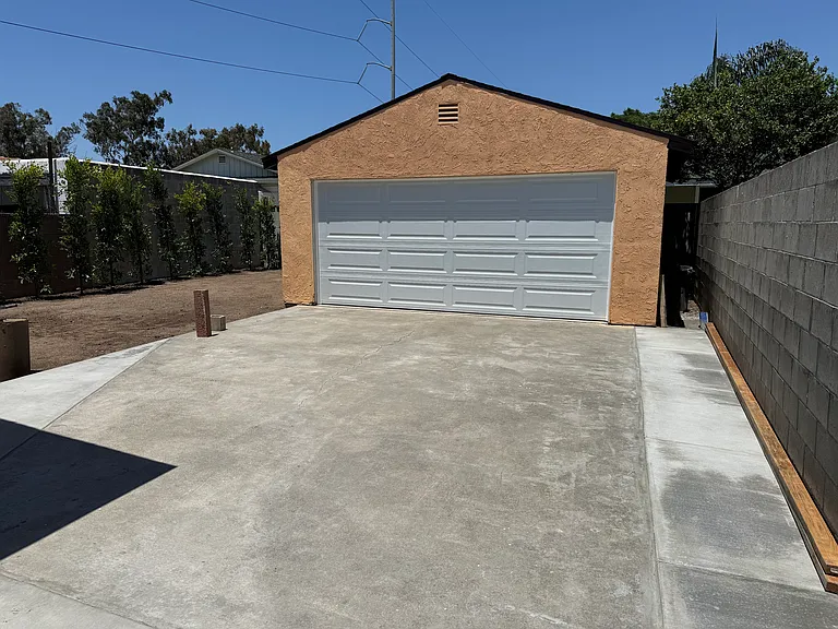 641 Nectarine St — Photo 4