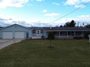 11957 Jolliffe Rd, Charlevoix, MI 49720