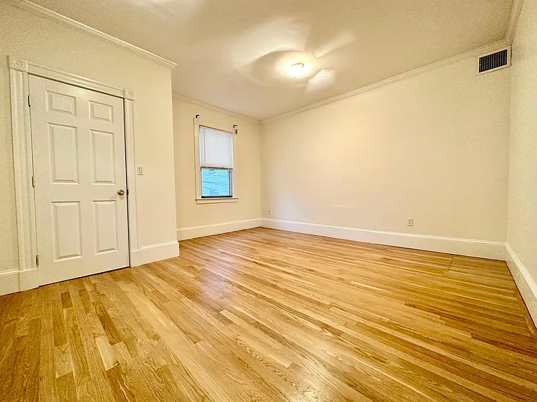 8 White Ave #2 — Photo 10