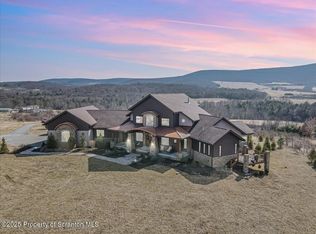 13022 Lower Maple Dr, Clarks Summit, PA 18411