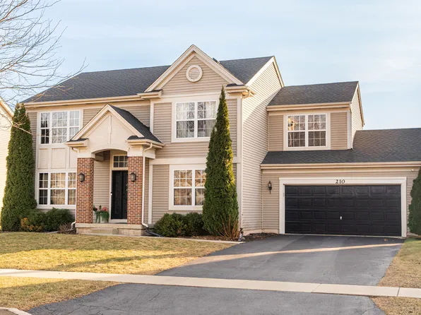 210 E Becker Pl, Sycamore, IL 60178