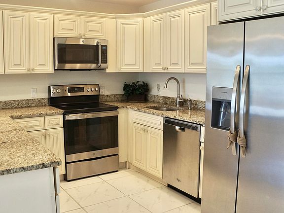 2nd image of 42 Sussex E Unit B