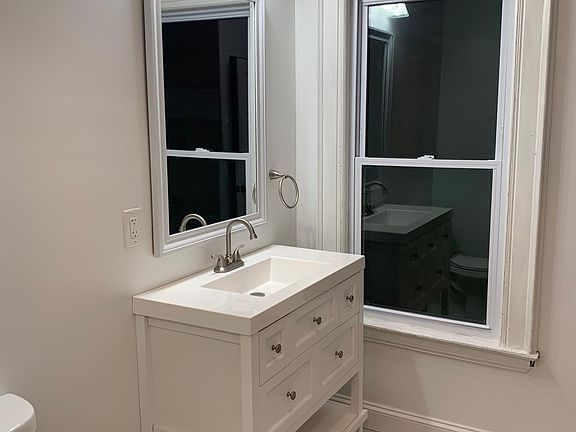 5th image of 121 Claremont Ave #2