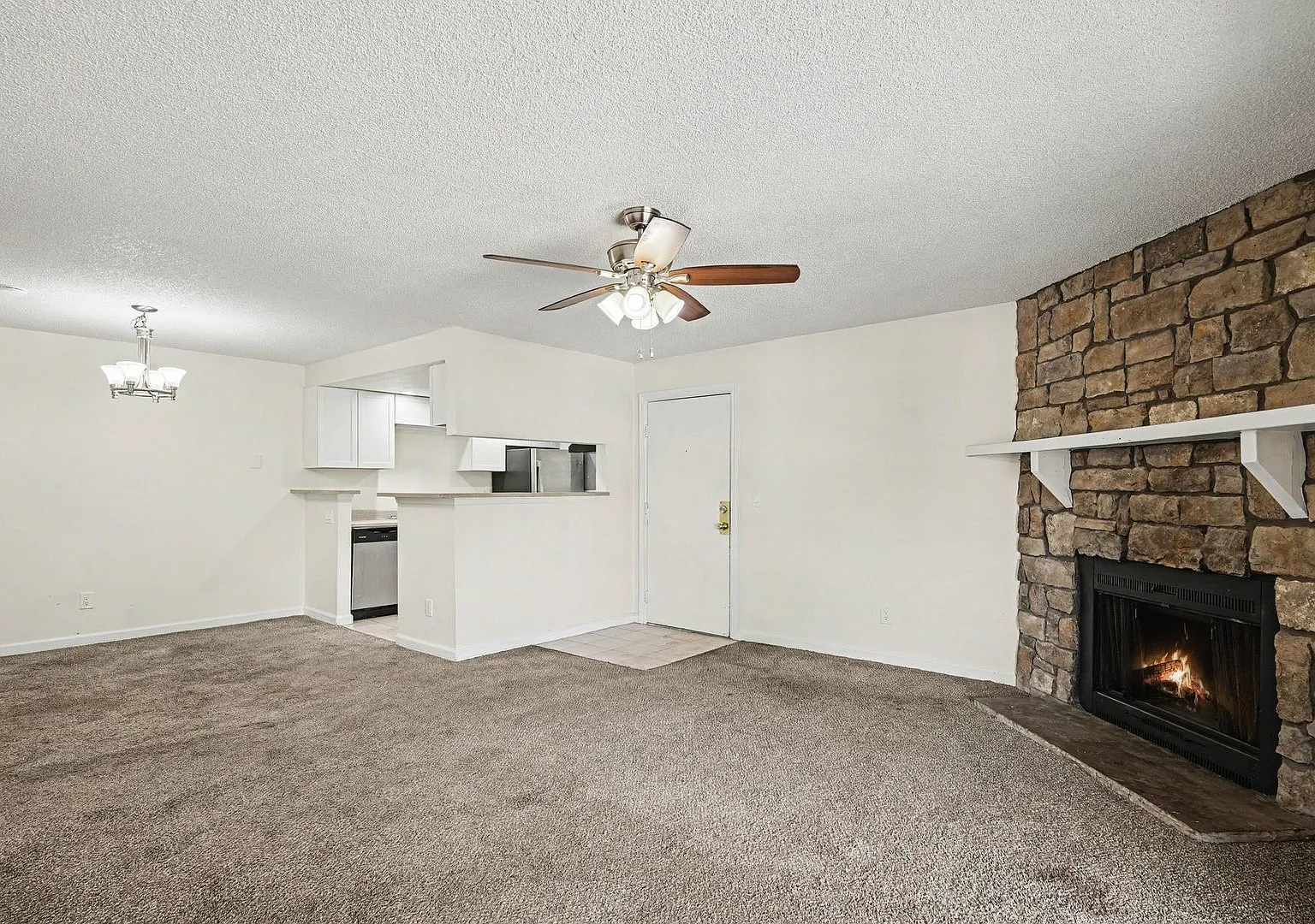 Your Next Home Has It All: 3 Bedrooms, 2 Baths & Double Parking! — Photo 4