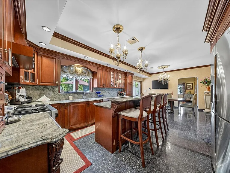 16225 Cryders Ln — Photo 19