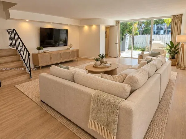 926 NE 27th Ave #926, Hallandale Beach, FL 33009