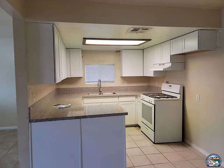 232 E Brighton Ave — Photo 3