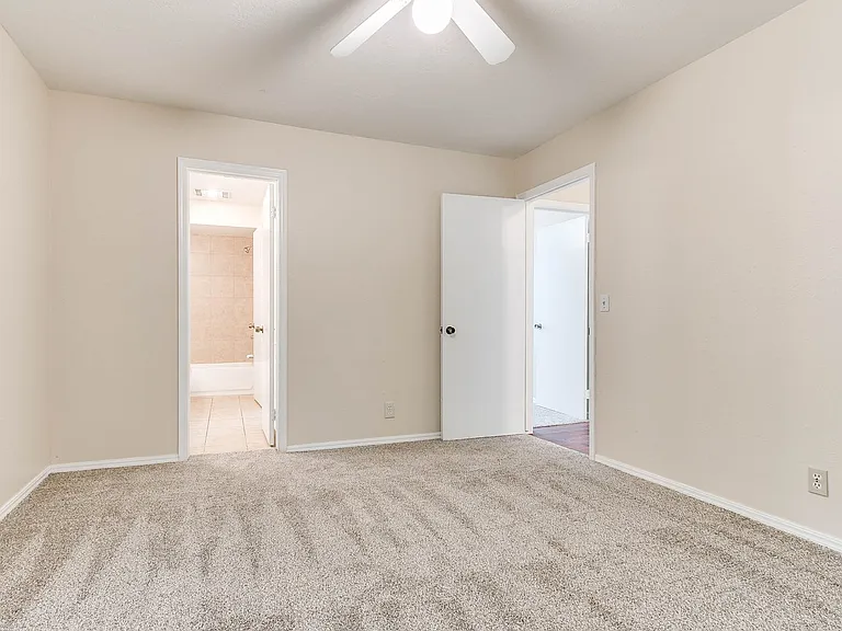 504 N Davis Ave — Photo 20