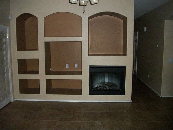 4th image of 1529 E Branham Ln