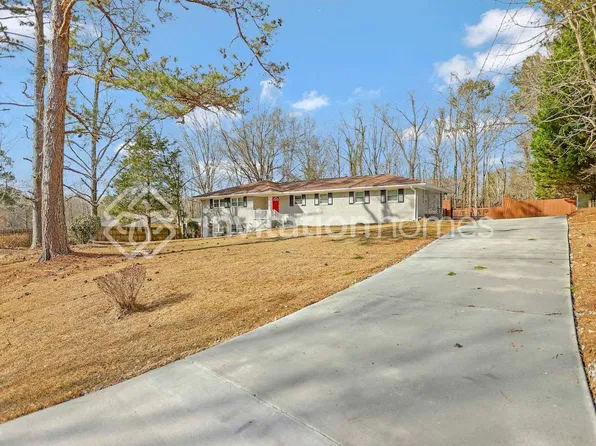 3706 Scarlet Dr, Douglasville, GA 30135