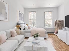 1582 York Ave, New York, NY