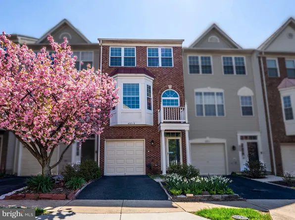 45713 Paddington Station Ter, Sterling, VA 20166