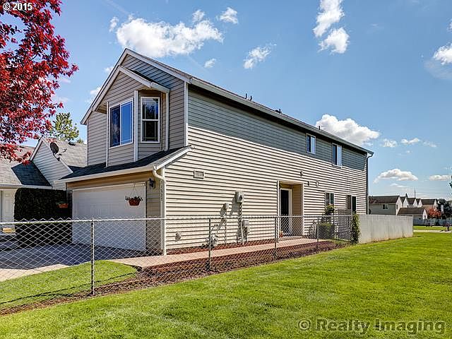 1st image of 11537 NE 32nd St