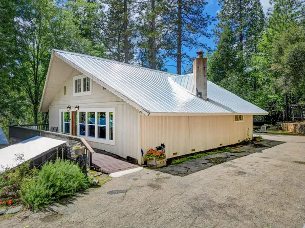 238 Cedar Dr, Hathaway Pines, CA 95233