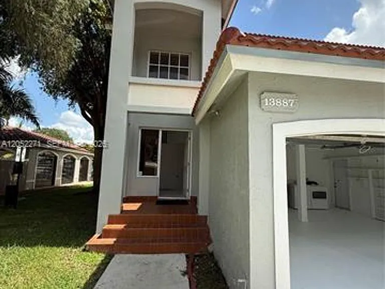13887 SW 103rd Ln #13887 — Photo 9