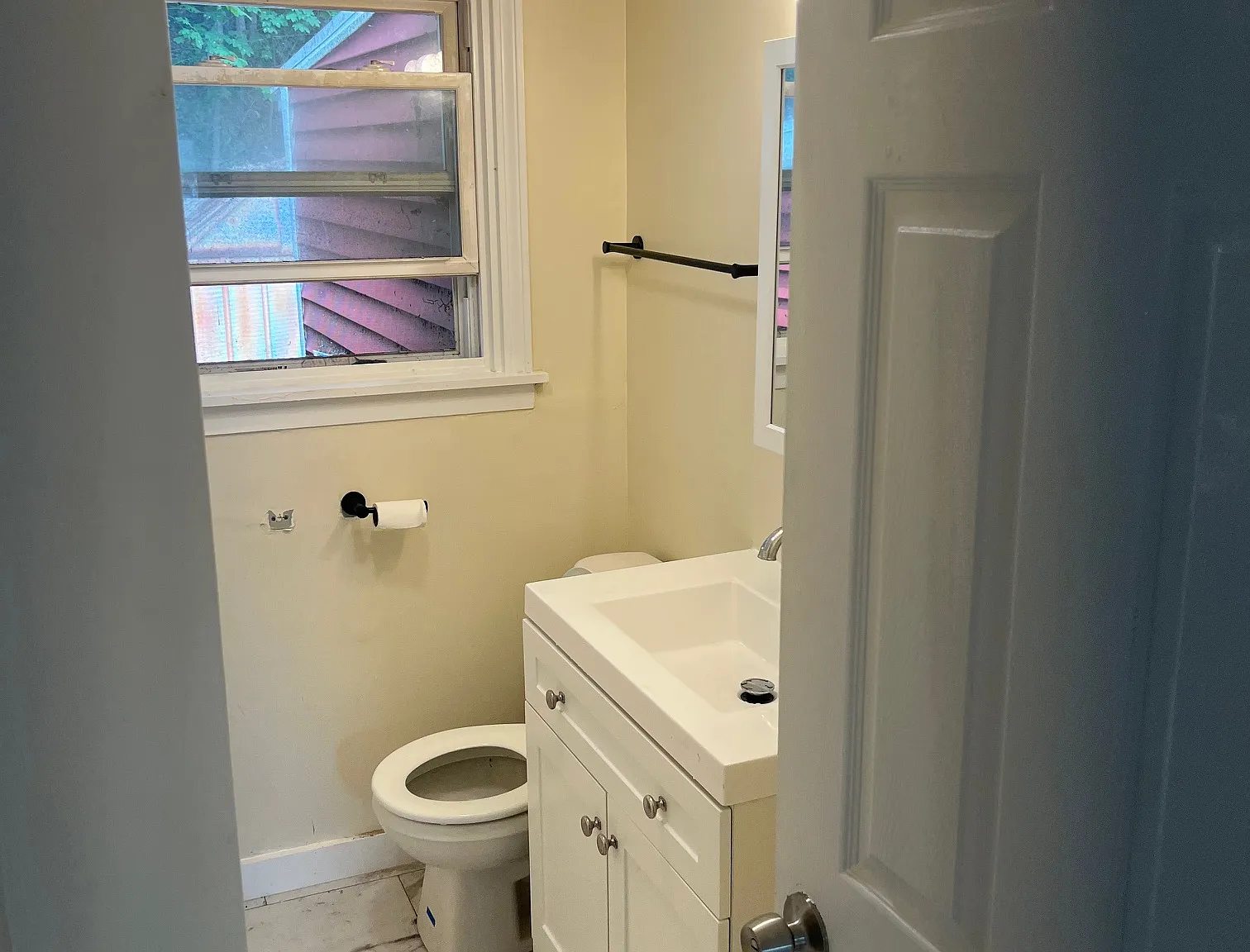 2 bed, 644 sqft, $1,950 — Photo 3