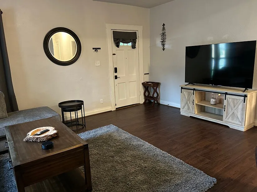 Cozy home in quiet secure neighborhood — Photo 4