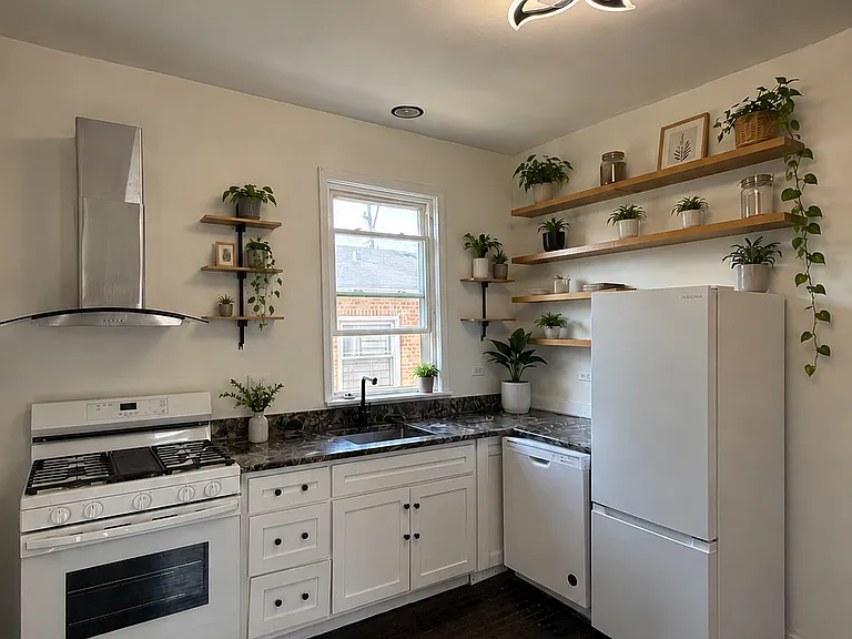 1619 N Whipple St #2 — Photo 6