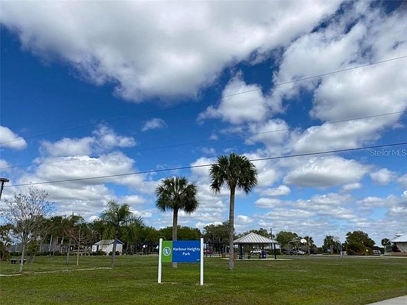 3rd image of 2468 Pinellas Dr