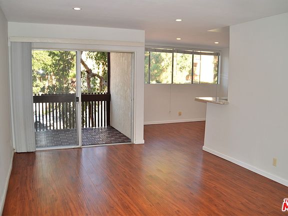3rd image of 6050 Canterbury Dr Unit F205