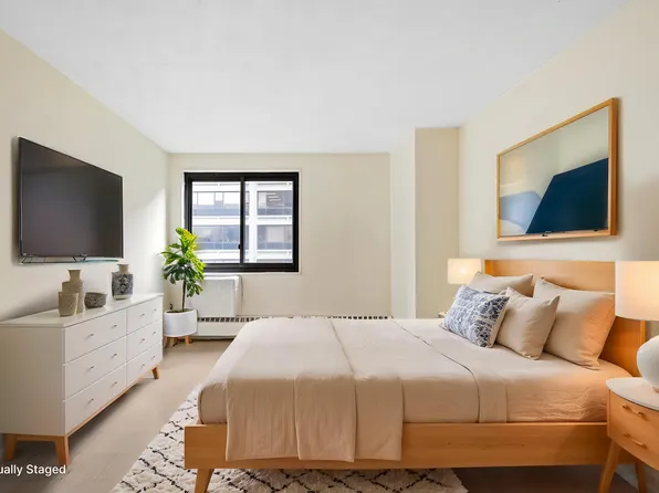 333 Pearl Street 8E image 3 of 9