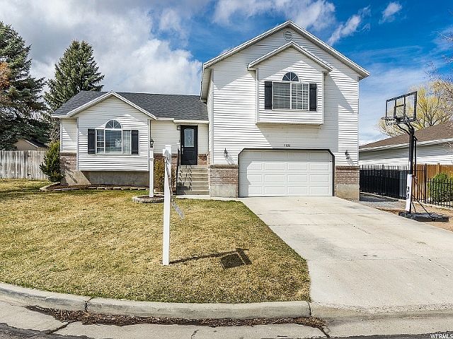 1st image of 9928 S Glasgow Dr