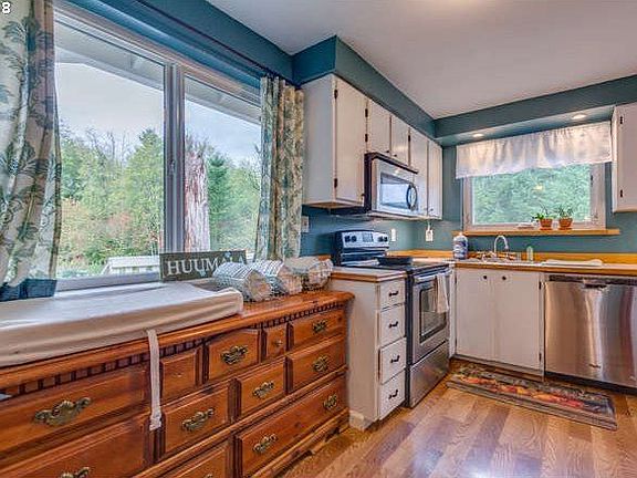 3rd image of 32903 NE Trutch Cir