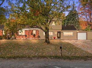 2262 Hammerslea Rd, Orion, MI 48359