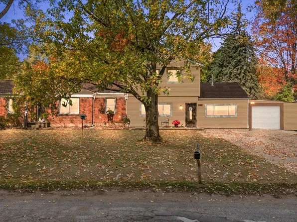 2262 Hammerslea Rd, Orion, MI 48359