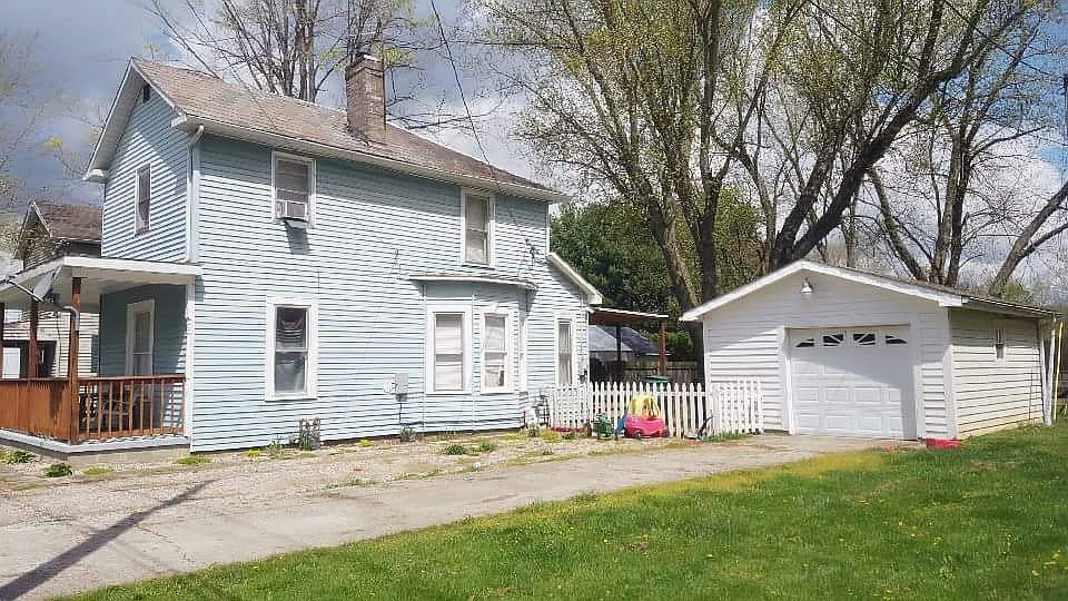 2nd image of 219 Maple St