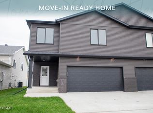 1729 Tobi Ln, Grand Forks, ND 58201