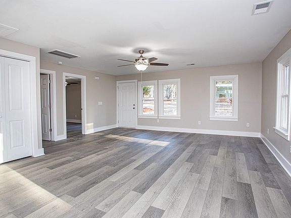 5th image of 139 Sinclair Ln