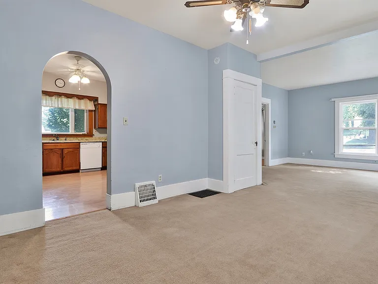 688 9th St — Photo 10