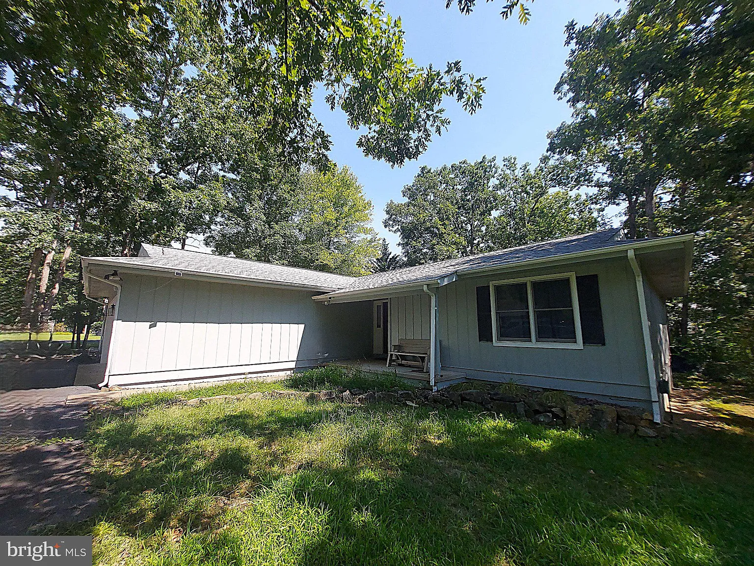 3 bed, 2.0 bath, 1462 sqft, $2,495 — Photo 2