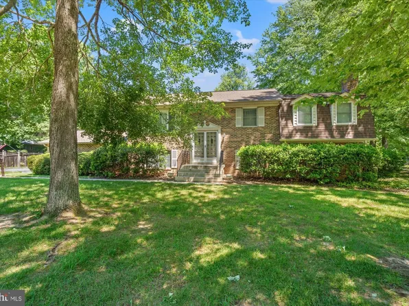 8620 Norman Dr, White Plains, MD 20695